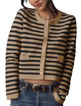 Suéter feminino Lentta, malha listrada, com botões frontais Suéter feminino Lentta, malha listrada, com botões frontais