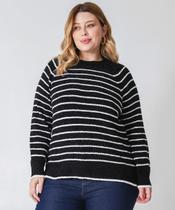 Suéter Plus Size Feminino Chenille Listrado Marisa Preto Suéter Plus Size Feminino Chenille Listrado Marisa Preto