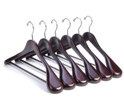 Suit Hangers Nature Smile Luxury Mahogany Wooden, pacote com 6 Suit Hangers Nature Smile Luxury Mahogany Wooden, pacote com 6