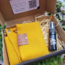 Super Shinebox Bandana Dourada com Perfume Aromatizador para Pets