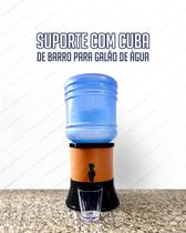 Suporte com cuba de barro para galão de água preto Micromax