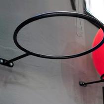 Suporte De Bola Suiça 40cm Preto Para Parede Pilates Yoga Fisioterapia Academia Organizador Guardador Esfera Ginastica Alongamento