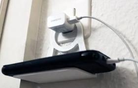 Suporte para celular de Tomada Suporte para celular de Tomada