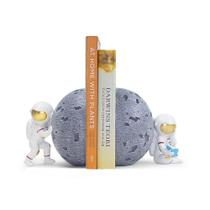 Suporte para Livros Decorativo Banllis - Astronauta Cinza Lua - Alta Resistência