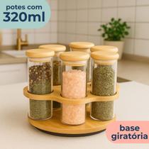 Suporte Porta Tempero Bambu com 6 Porta Condimentos em Vidro 320ml Suporte Porta Tempero Bambu com 6 Porta Condimentos em Vidro 320ml