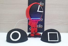 Suporte Tema Round Six compatível com Alexa Echo Dot 4 - 3 Mascaras - CEO 3D PRINTING