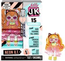 Surpresa l.O.L. JK Neon Q.T. Mini Fashion Doll com 15 surpresas