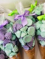 Suspiro Artesanal verde e lilás no cone 30 UN Suspiro Artesanal verde e lilás no cone 30 UN