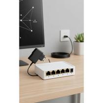 Switch 5 Portas Gigabit RJ45 1000Mbps Bivolt Rápido Switch 5 Portas Gigabit RJ45 1000Mbps Bivolt Rápido