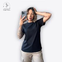 T-shirt Básica Preta de Algodão Premium - Lara Costa T-shirts