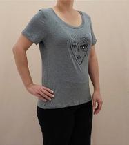 T-shirt Cinza de Viscose com Pedraria e Decote Redondo