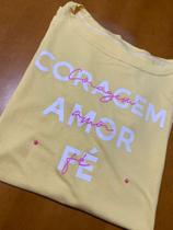 T-shirt Coragem Amor Fé Plus Size T-shirt Coragem Amor Fé Plus Size