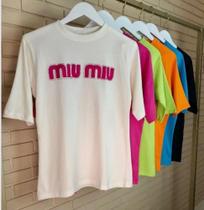 T shirt creme com nome Miu Miu rosa Tam G