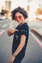 T-shirt feminina com bolso "Deus é bom o tempo todo." Preta P