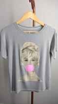 T-shirt feminina