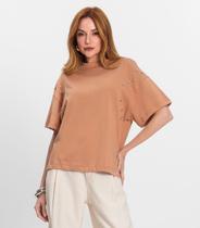 T- Shirt Feminina Gola Alta em Malhão Endless Marrom T- Shirt Feminina Gola Alta em Malhão Endless Marrom