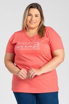 T-shirt Feminina Plus Size Malha Algodão Estampada "Enjoy" - Serena