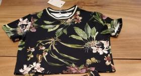 T-Shirt Gola Retilínea com Estampa Floral