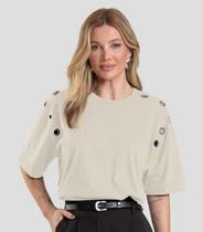 T- Shirt Oversized Feminina com Ilhós Dianna Bege