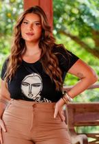 T-shirt Plus Size Estampa Artística em Malha