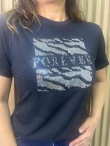 T-shirt preta brilho