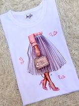 T-shirt - saia plissada (pérola na estampa)