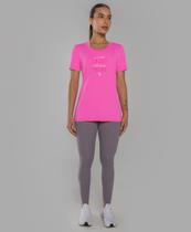 T-Shirt Skin Fit Inspiracional Alto Giro Techno Pink
