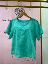 T-shirt verde água em laise de mangas curtas tamanho GG T-shirt verde água em laise de mangas curtas tamanho GG