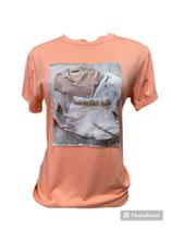 T-shirts de varias estampas e cores