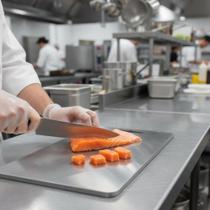 Tábua de Corte Profissional em Aço Inox 304 Antibacteriana, Antimofo e Superfície Antirriscos Tábua de Corte Profissional em Aço Inox 304 Antibacteriana, Antimofo e Superfície Antirriscos