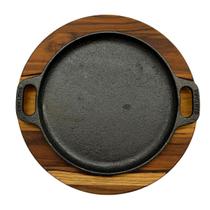 Tábua de Madeira 20 cm Redonda Com Chapa De Ferro Fundido Churrasco Porção