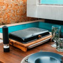 Tábua para Churrasco com Tampa e Bandeja Preta em Madeira Teca 44x33cm - Doremi Casa e Decor Tábua para Churrasco com Tampa e Bandeja Preta em Madeira Teca 44x33cm - Doremi Casa e Decor