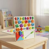 Tabuleiro Educativo Pedagógico Montessori Encaixe Números e Letras Com Quadro Caneta para Desenhar Tabuleiro Educativo Pedagógico Montessori Encaixe Números e Letras Com Quadro Caneta para Desenhar