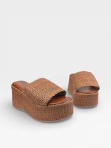 Tamanco Anabela Littz Elegante Com Detalhe Virginia Caramelo Tamanco Anabela Littz Elegante Com Detalhe Virginia Caramelo