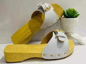 Tamanco Baixo Madeira Linda Ramalho Tamanco Baixo Madeira Linda Ramalho