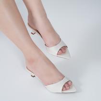 Tamanco Feminino Bico Folha Salto Baixo 5cm Casual Elegante Confortável Mule Dia a Dia e Moda Madame Tamanco Feminino Bico Folha Salto Baixo 5cm Casual Elegante Confortável Mule Dia a Dia e Moda Madame