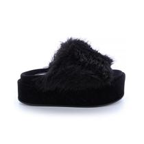 Tamanco Feminino Plataforma de Pelos Claire Preto Tamanco Feminino Plataforma de Pelos Claire Preto