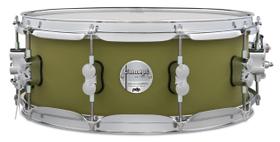 Tambores Pacific Drums PDP Concept Maple 14x5,5" Olive Satin Tambores Pacific Drums PDP Concept Maple 14x5,5" Olive Satin