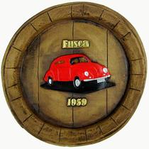 Tampa de Barril Rústica Grande em Alto Relevo Decor - Fusca Vermelho Tampa de Barril Rústica Grande em Alto Relevo Decor - Fusca Vermelho
