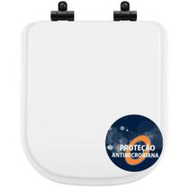 Tampa de Vaso Poliéster Antibactéria Com Amortecedor Quadra Branco para Bacia Deca com Ferragem Preta - Pontto Lavabo