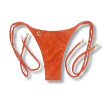 Tanga Cora Crocô Sunset Biquíni Fio Dental com Laço Lateral Dupla Face Laranja Tecido Texturizado Semibrilho Tanga Cora Crocô Sunset Biquíni Fio Dental com Laço Lateral Dupla Face Laranja Tecido Texturizado Semibrilho