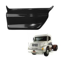 Tapa Estribo MB HPN 1620/1938 L Bicudo Lado Direito Plástico