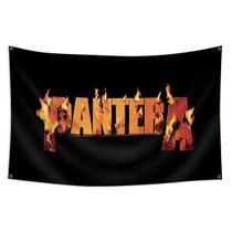 Tapeçaria para pendurar na parede com logotipo Pantera Bold Flames 100x150cm Tapeçaria para pendurar na parede com logotipo Pantera Bold Flames 100x150cm