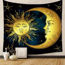 Tapeçaria pendurada na parede com design celestial místico de sol e lua