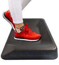 Tapete antifadiga Uncaged Ergonomics Active Not-Flat com bola de massagem Tapete antifadiga Uncaged Ergonomics Active Not-Flat com bola de massagem