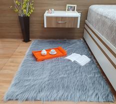 Tapete Beira De Cama Em Pelucia Pelo Alto - 1,00x0,60m - S DECOR