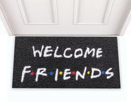 Tapete Capacho de Porta Entrada Decorativo Divertido Serie Geek Friends - Welcome Friends 60x30 - JC Tapetes