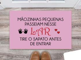 Tapete Capacho Decorativo Entrada Porta Sala Mãozinhas Pequenas passeiam nesse lar, tire o sapato antes de entrar Colorido Tapete Capacho Decorativo Entrada Porta Sala Mãozinhas Pequenas passeiam nesse lar, tire o sapato antes de entrar Colorido