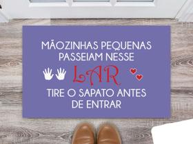 Tapete Capacho Decorativo Entrada Porta Sala Mãozinhas Pequenas passeiam nesse lar, tire o sapato antes de entrar Colorido