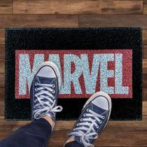 Tapete Capacho Marvel Logo Preto e Vermelho 60x40cm Oficial